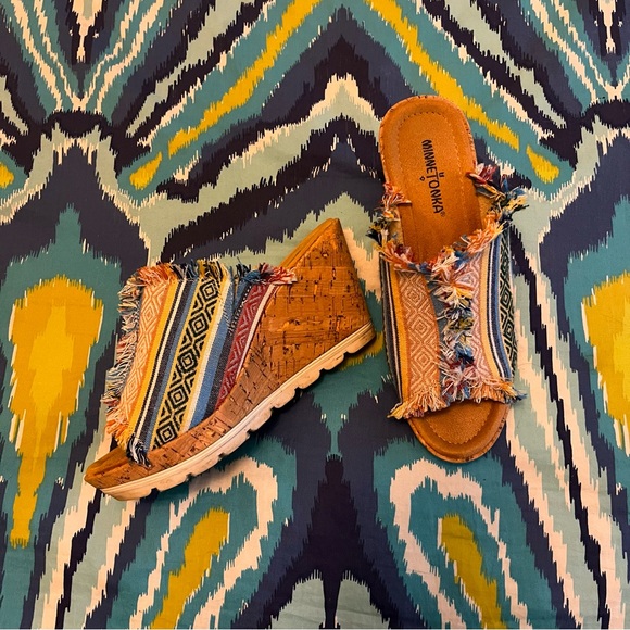 Minnetonka Aztec Wedges - Picture 2 of 6